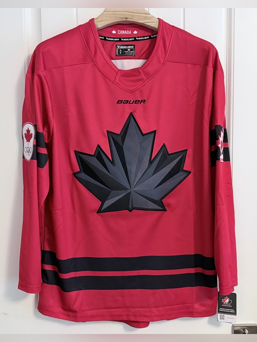 BNWT Authentic Bauer 2026 Olympics Hockey Team Canada Red Jersey Size Small